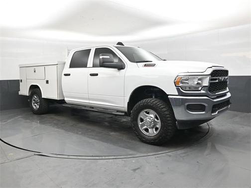 2024 RAM 3500 Tradesman Crew Cab 4x4 8' Box
