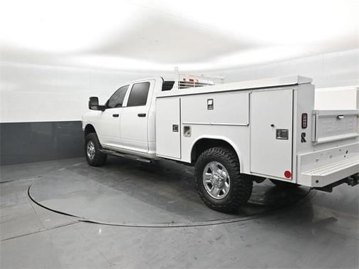 2024 RAM 3500 Tradesman Crew Cab 4x4 8' Box