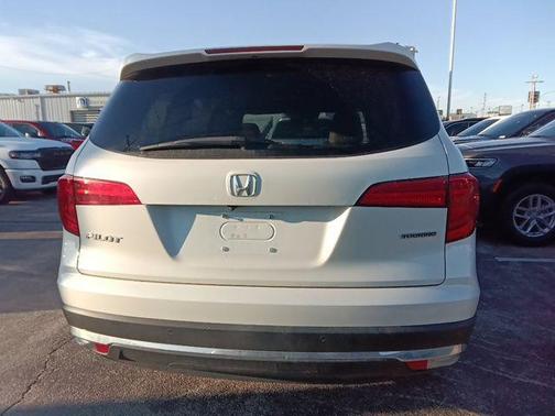 White Diamond Pearl 2016 Honda Pilot Touring