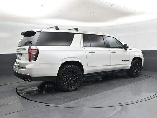 Iridescent Pearl Tricoat 2023 Chevrolet Suburban 4WD High Country