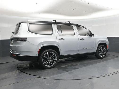 Diamond Black Crystal Pearlcoat 2022 Jeep Grand Wagoneer Series III 4x4
