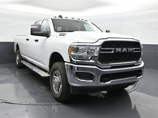 2024 RAM 3500 Tradesman Crew Cab 4x4 8' Box