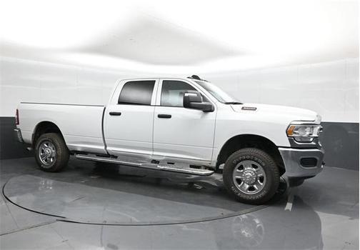 2024 RAM 3500 Tradesman Crew Cab 4x4 8' Box