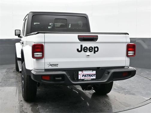 2024 Jeep Gladiator Sport S