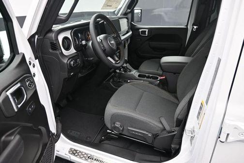 Bright White Clearcoat 2024 Jeep Gladiator Sport S