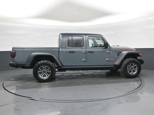 Anvil Clearcoat 2026 Jeep Gladiator Mojave 4x4