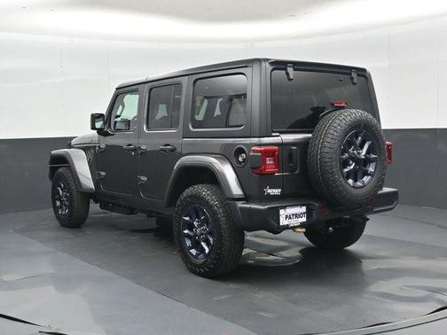 Granite Crystal Metallic Clearcoat 2026 Jeep Wrangler 85th Anniversary