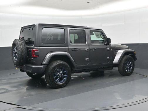 Black Clearcoat 2026 Jeep Wrangler 85th Anniversary