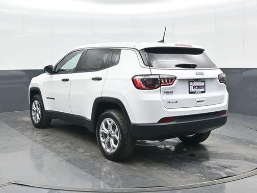 Bright White Clearcoat 2025 Jeep Compass Sport