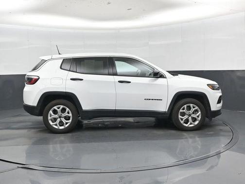 Bright White Clearcoat 2025 Jeep Compass Sport