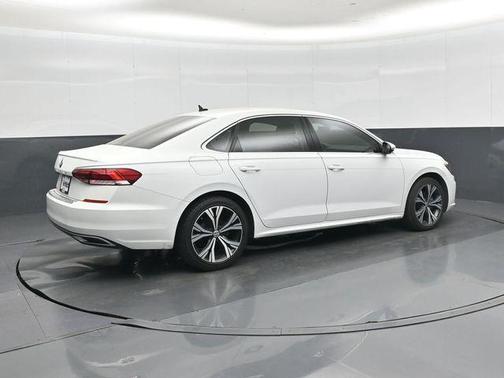 2021 Volkswagen Passat 2.0T SE