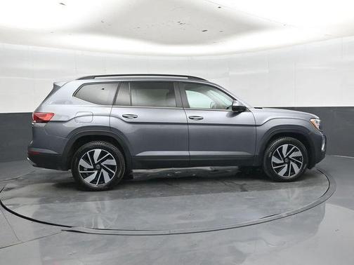 Silver Mist Metallic 2024 Volkswagen Atlas 2.0T SE w/Technology 4MOTION
