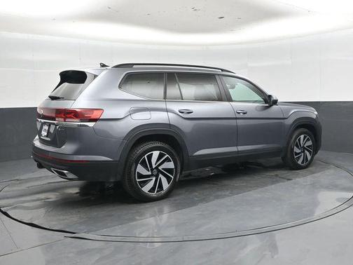 Silver Mist Metallic 2024 Volkswagen Atlas 2.0T SE w/Technology 4MOTION