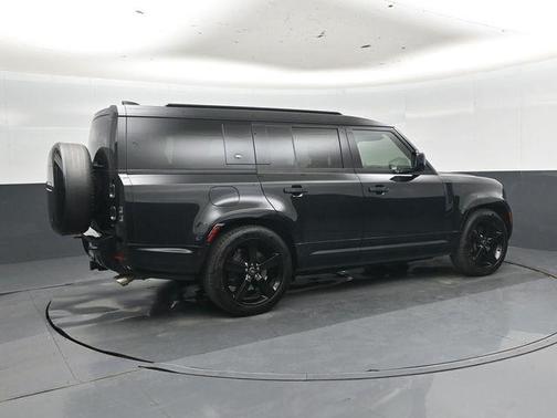 Santorini Black Metallic 2024 Land Rover Defender V8