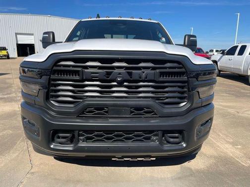 Bright White Clearcoat 2025 RAM 2500 Tradesman Crew Cab 4x4 6'4' Box
