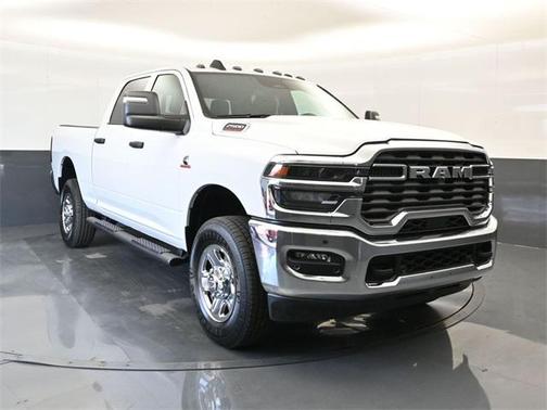 2025 RAM 2500 Tradesman Crew Cab 4x4 6'4' Box