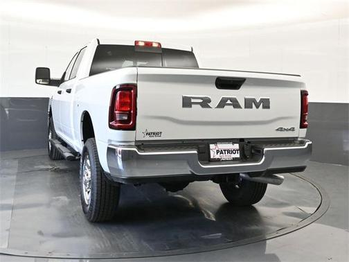 2025 RAM 2500 Tradesman Crew Cab 4x4 6'4' Box