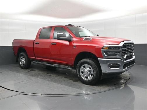 2026 RAM 2500 Tradesman Crew Cab 4x4 6'4' Box