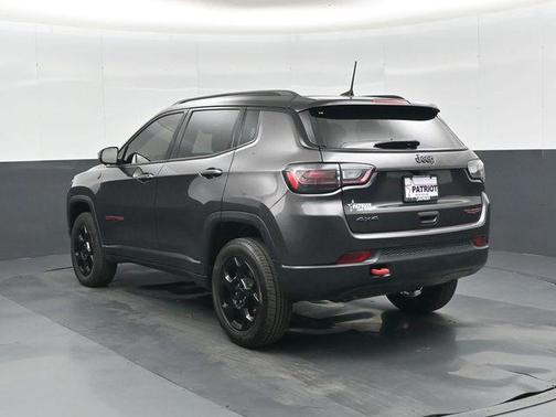 Granite Crystal Metallic Clearcoat 2023 Jeep Compass Trailhawk