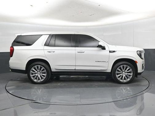 White Frost Tricoat 2022 GMC Yukon Denali