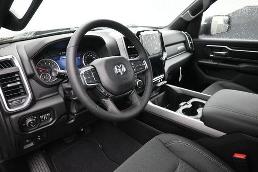Diamond Black Crystal Pearlcoat 2026 RAM 1500 Big Horn/Lone Star