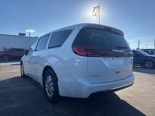 2026 Chrysler Pacifica L