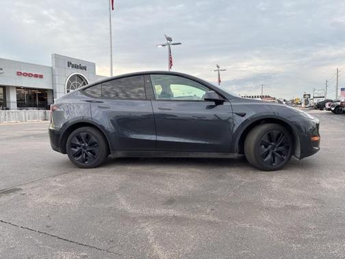 2024 Tesla Model Y Long Range Dual Motor All-Wheel Drive