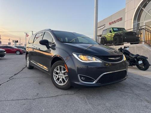 2020 Chrysler Pacifica Touring L