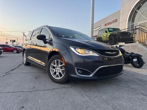 2020 Chrysler Pacifica Touring L