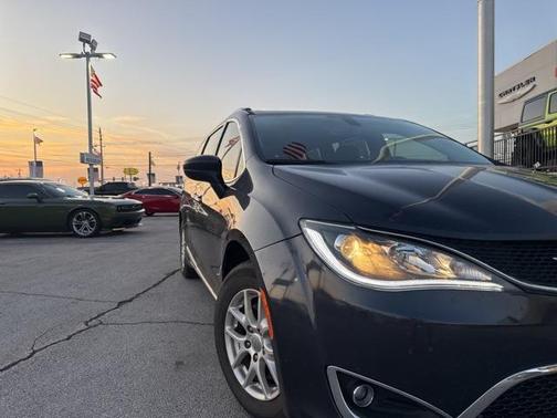 2020 Chrysler Pacifica Touring L