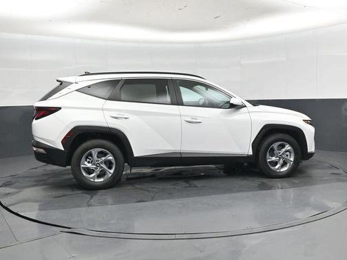 White Pearl 2024 Hyundai TUCSON SEL