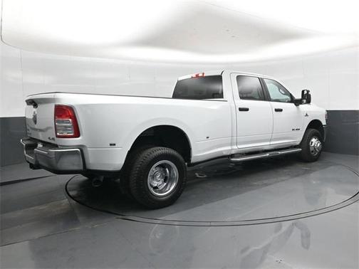 2024 RAM 3500 Big Horn Crew Cab 4x4 8' Box
