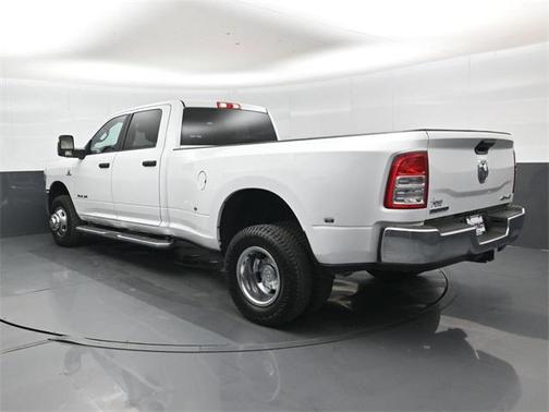 2024 RAM 3500 Big Horn Crew Cab 4x4 8' Box