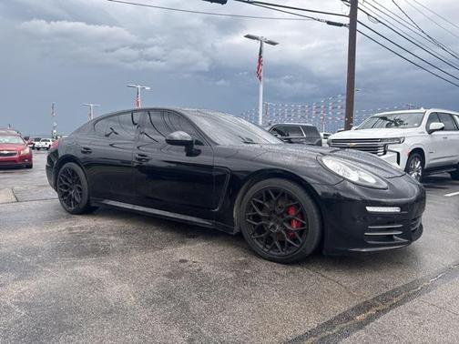 2016 Porsche Panamera 2