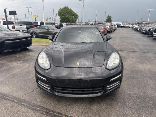 2016 Porsche Panamera 2
