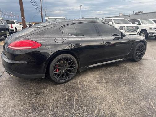 2016 Porsche Panamera 2