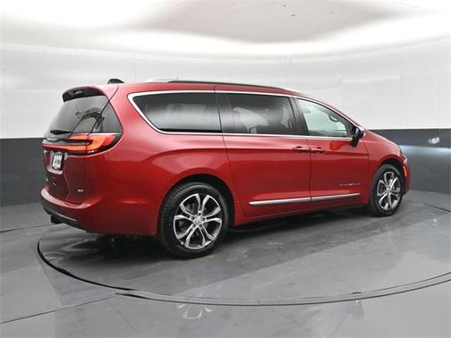 2026 Chrysler Pacifica L
