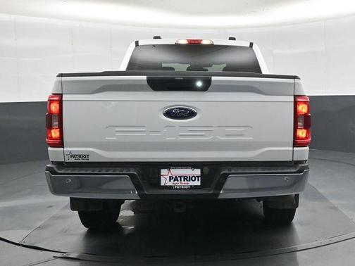 Oxford White 2023 Ford F-150 XLT