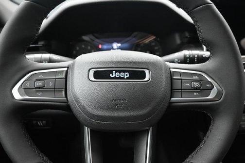 Diamond Black Crystal Pearlcoat 2026 Jeep Compass Latitude