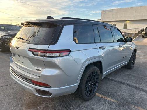 2023 Jeep Grand Cherokee L Summit Reserve