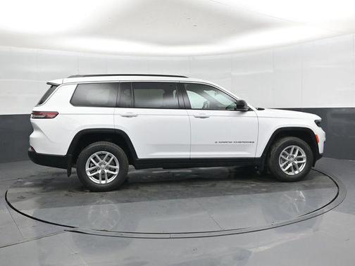 Bright White Clearcoat 2026 Jeep Grand Cherokee L Laredo
