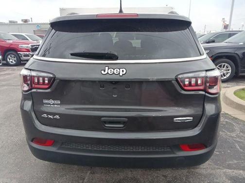 Baltic Gray Metallic Clearcoat 2024 Jeep Compass Latitude