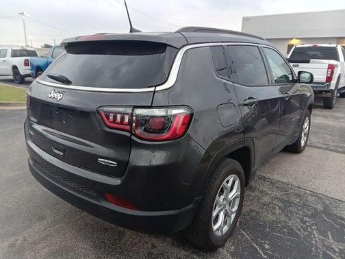 Baltic Gray Metallic Clearcoat 2024 Jeep Compass Latitude