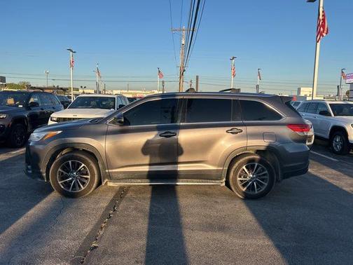 Predawn Gray Mica 2019 Toyota Highlander XLE