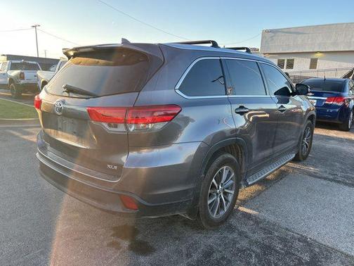 Predawn Gray Mica 2019 Toyota Highlander XLE
