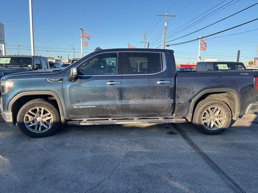 2022 GMC Sierra 1500 SLT