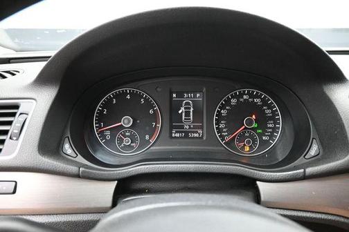 Black Uni 2015 Volkswagen Passat 1.8T Auto SE w/Sunroof & Nav