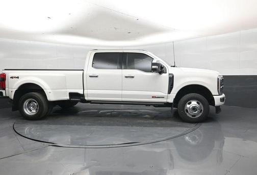 Star White Metallic Tri-Coat 2024 Ford F-350 Platinum