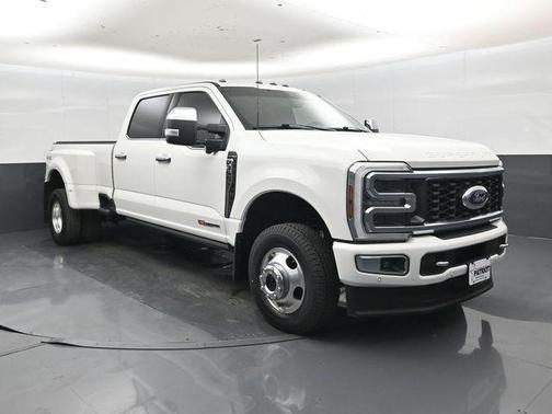 Star White Metallic Tri-Coat 2024 Ford F-350 Platinum