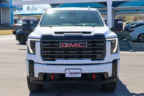 Summit White 2025 GMC Sierra 2500 AT4